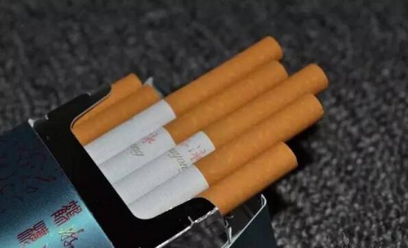黃鶴樓游泳回歸，爺爺輩最喜愛的香煙品牌